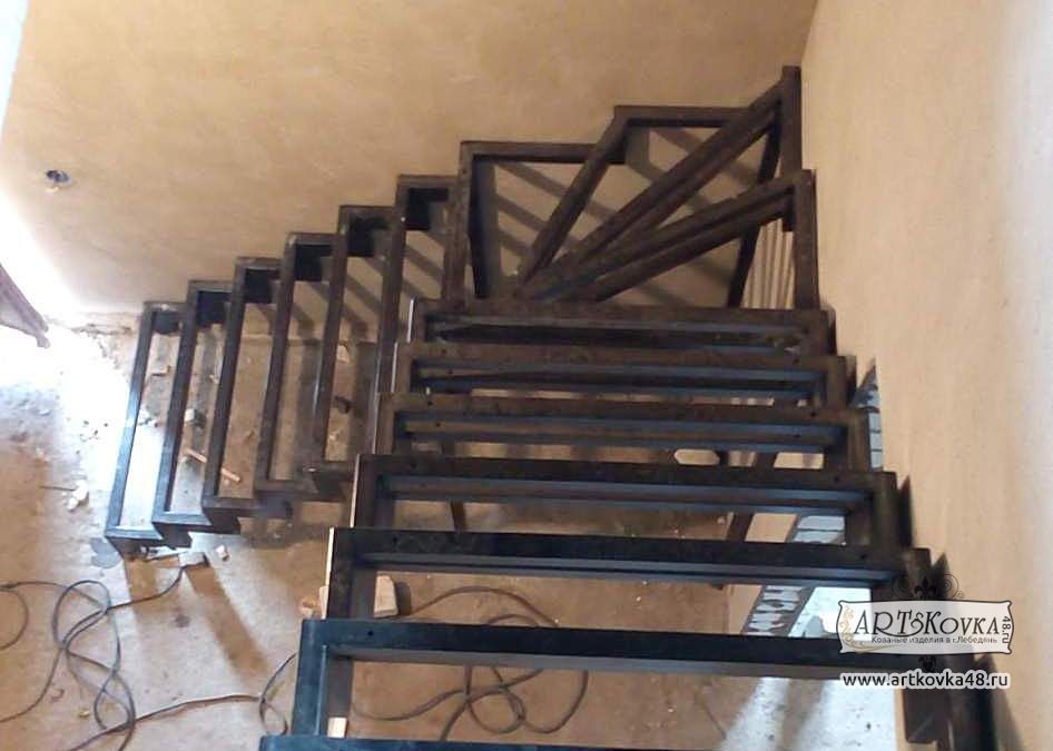 Каркас лестницы для дома