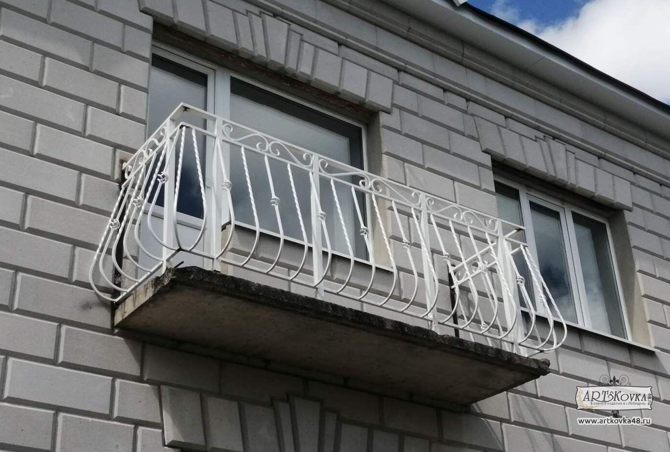 Ограждение для балкона в многоквартирном доме